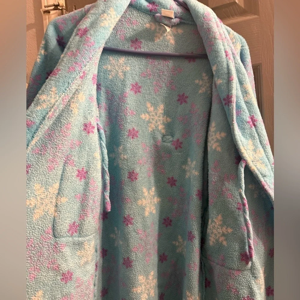 Disney Elsa Frozen blue robe with long sleeves in blue with pink purple Medium